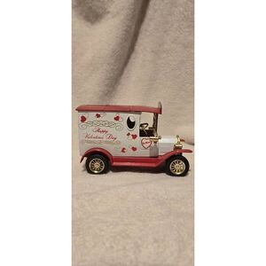 K-Line’s Valentine’s Day truck bank